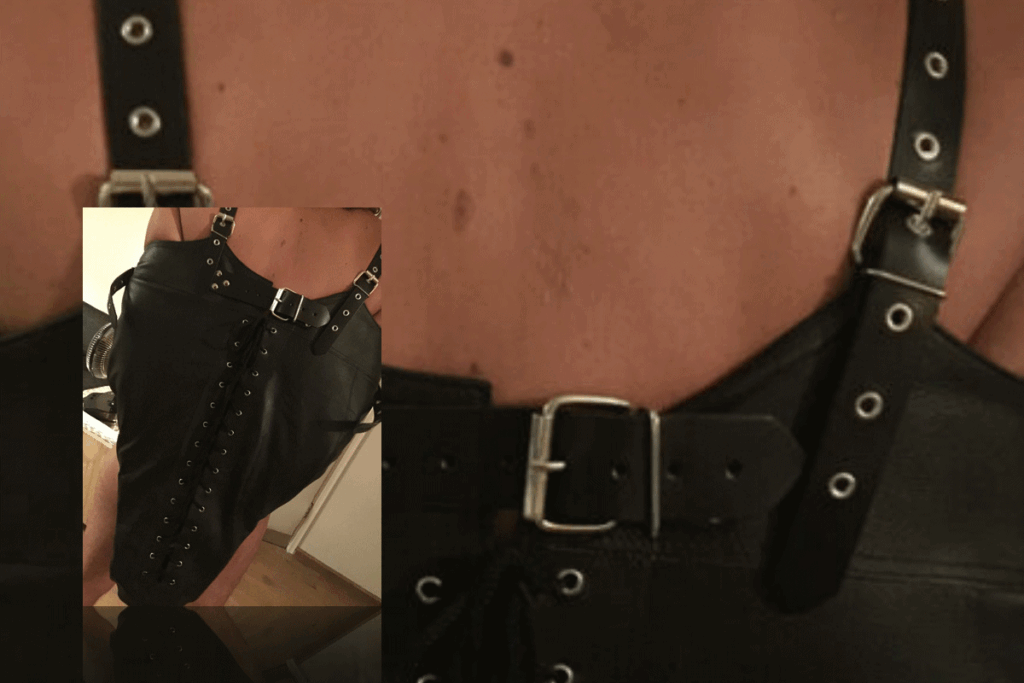 Premium lederen armboeien van Strict Leather