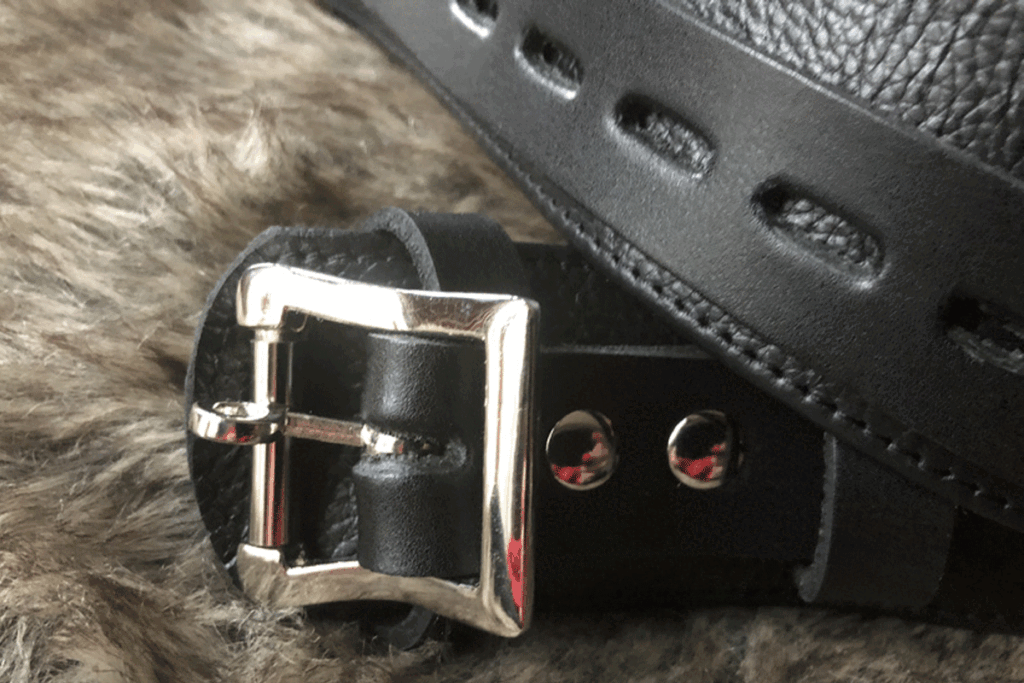 Leren bondage riem